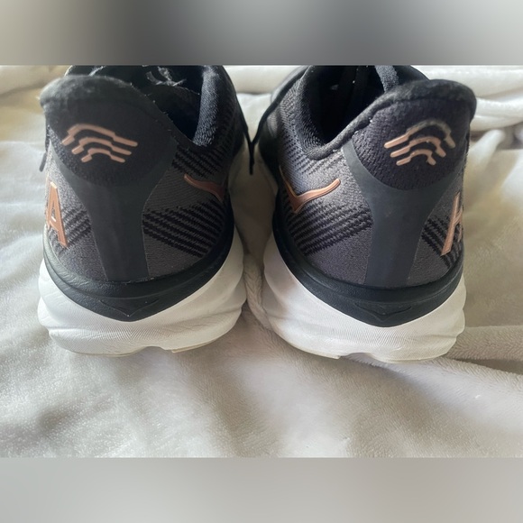 HOKA women’s running shoes size 10B - Picture 4 of 10